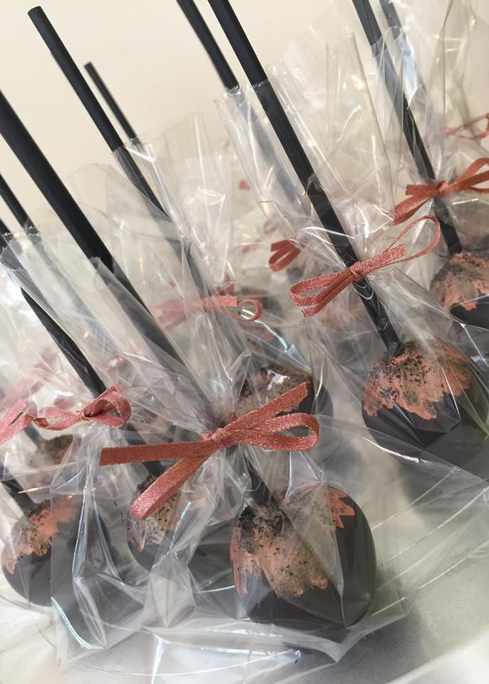 Black and rose gold cake CakePops-2